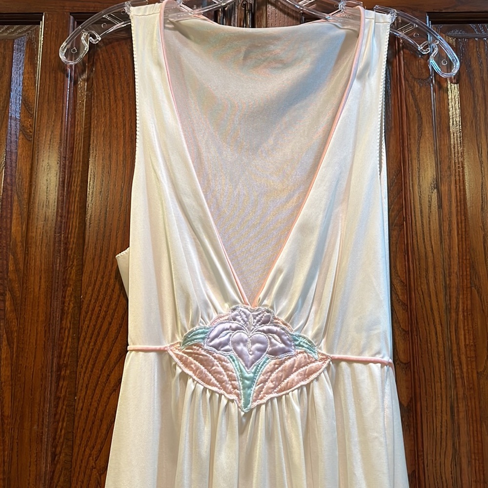 Vintage Loraine nightgown Medium